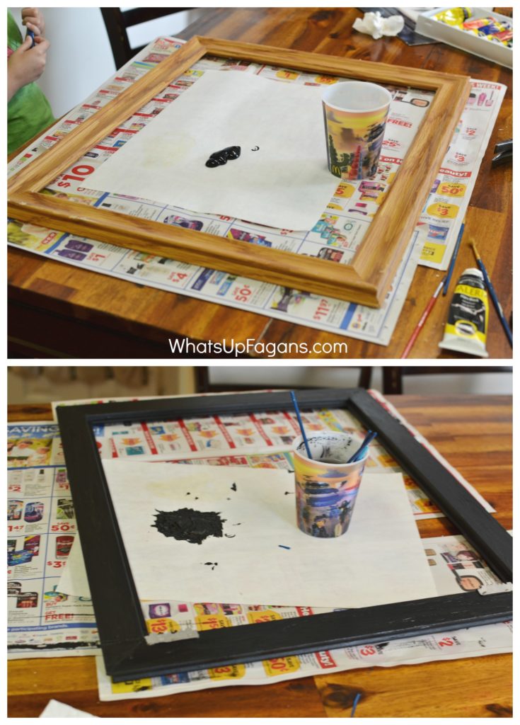 Great tutorial on making your own wire hanging photo frame for under $15! DIY craft for displaying Christmas cards, postcards, or other memos. 